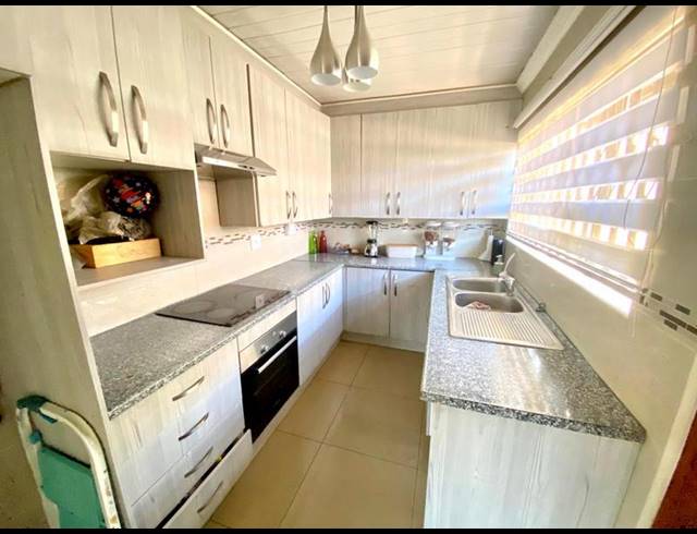 2 BEDROOM PROPERTY TO RENT IN PROTEA NORTH
